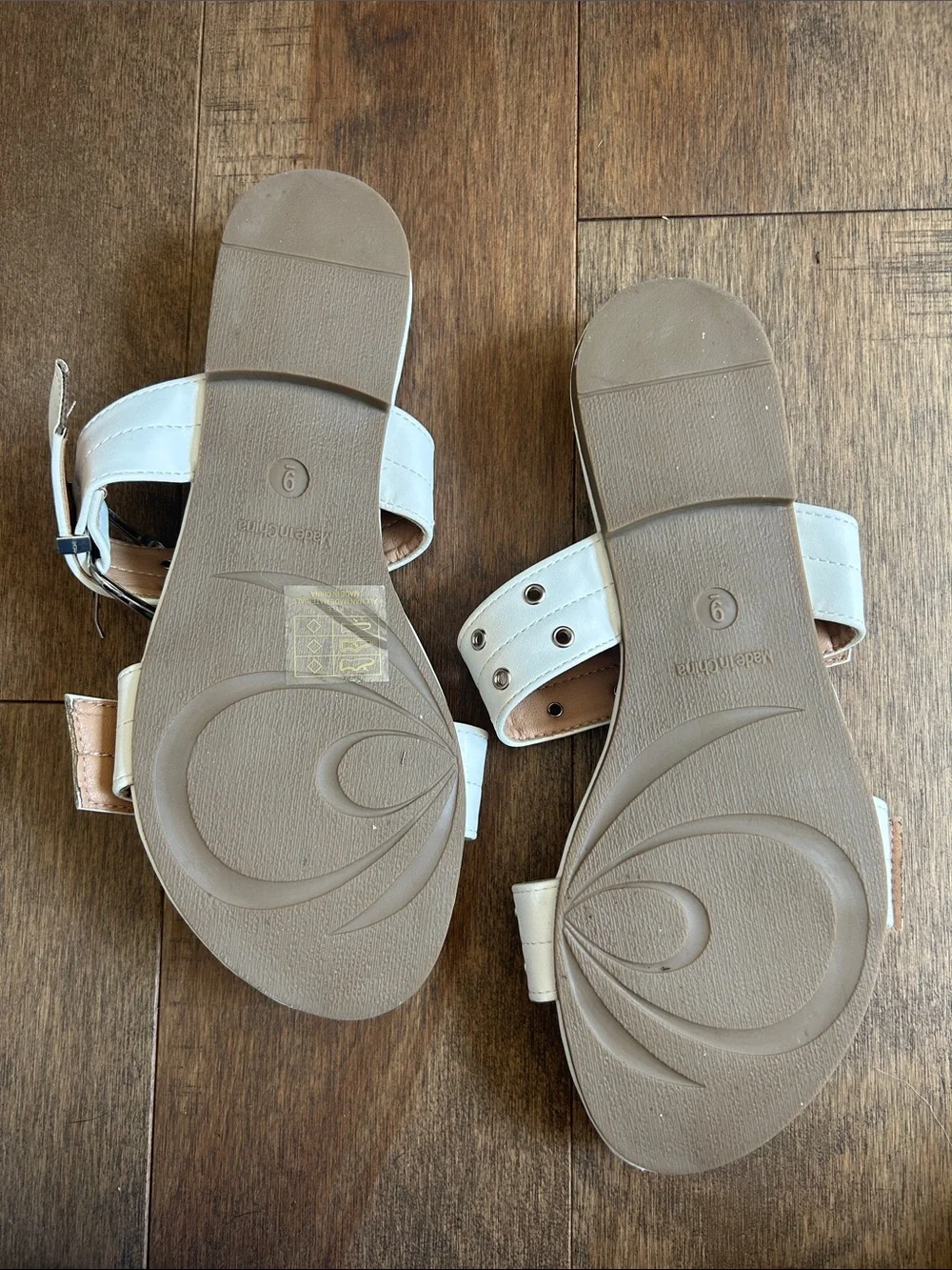 BERNESS White Double-Strap Buckle Slide Sandals Size 9 - Picture 2 of 4
